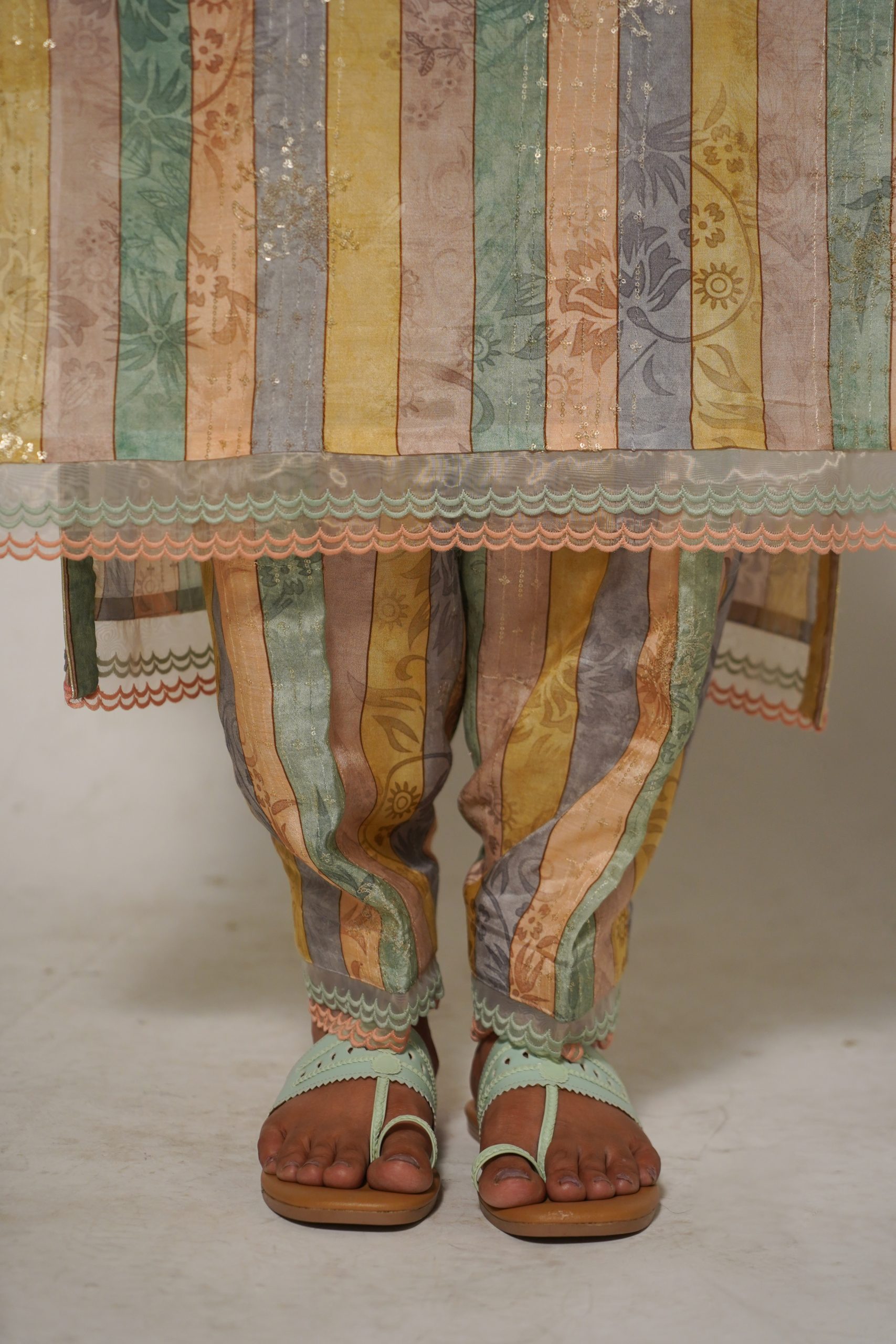 Four Shades Muslin Kurta Set - Image 3