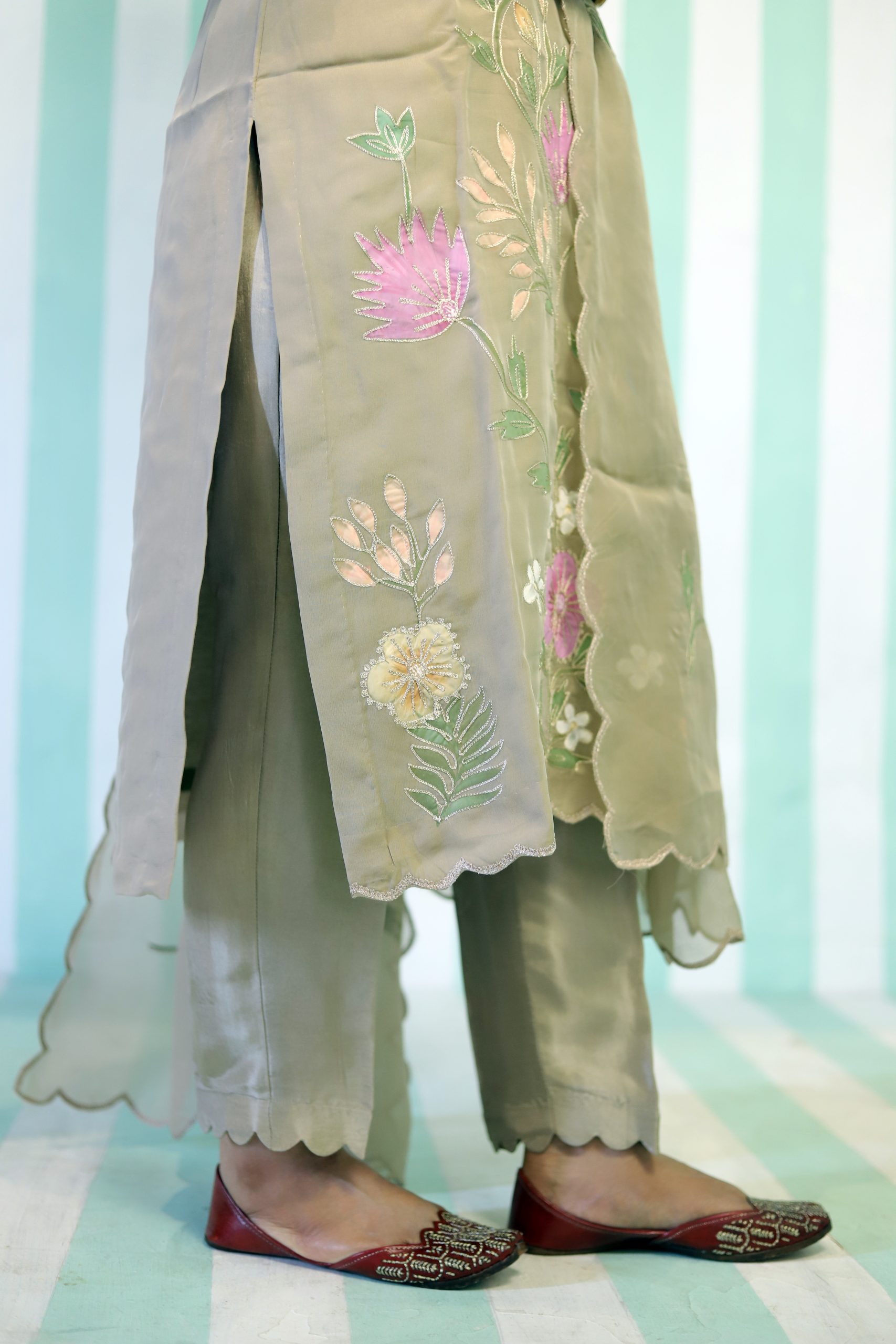Elegant Floral Beige Organza Kurta Set – Hand-Painted Grace 🌸 Biege Bloom - Image 4