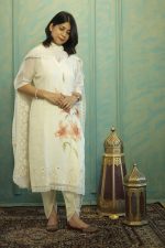 Elegant Ivory Organza Embroidered Kurta Set – Timeless Sophistication 🤍Ethereal Ivory