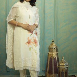 Elegant Ivory Organza Embroidered Kurta Set – Timeless Sophistication 🤍Ethereal Ivory