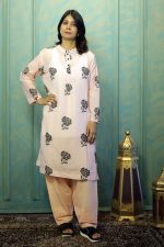 Powder Pink Muslin Kurta Set – Contrast Charm 🌸Blush & Noir